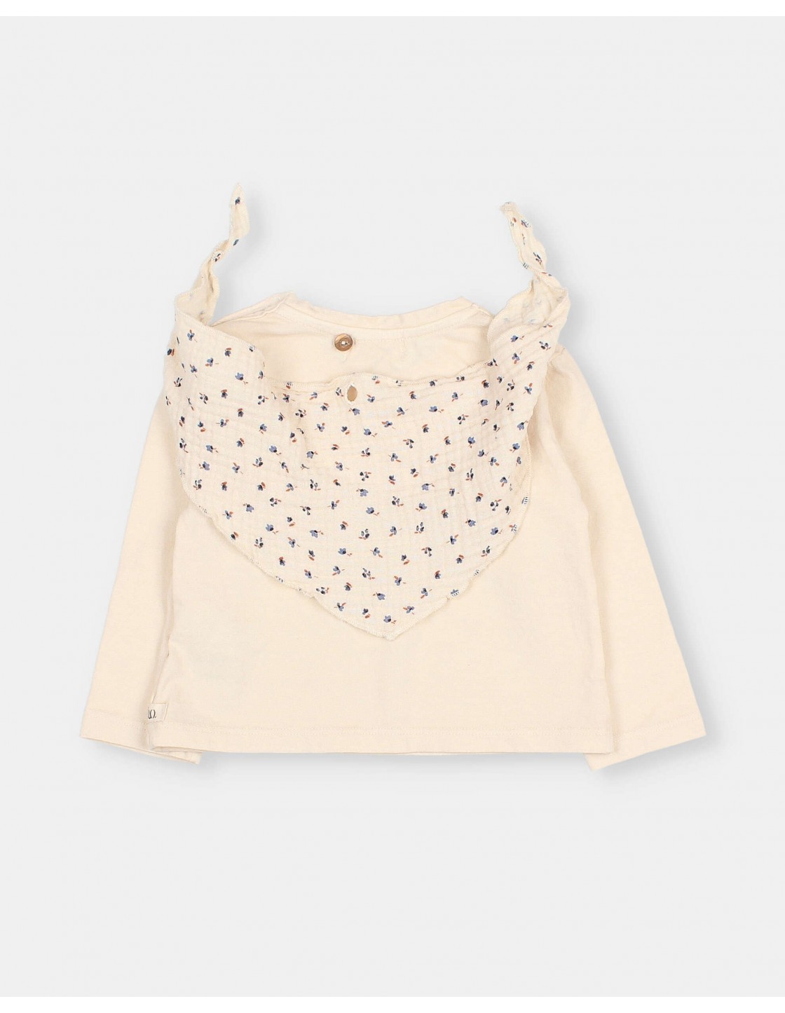 BB CAMISETA CON PAÑUELO