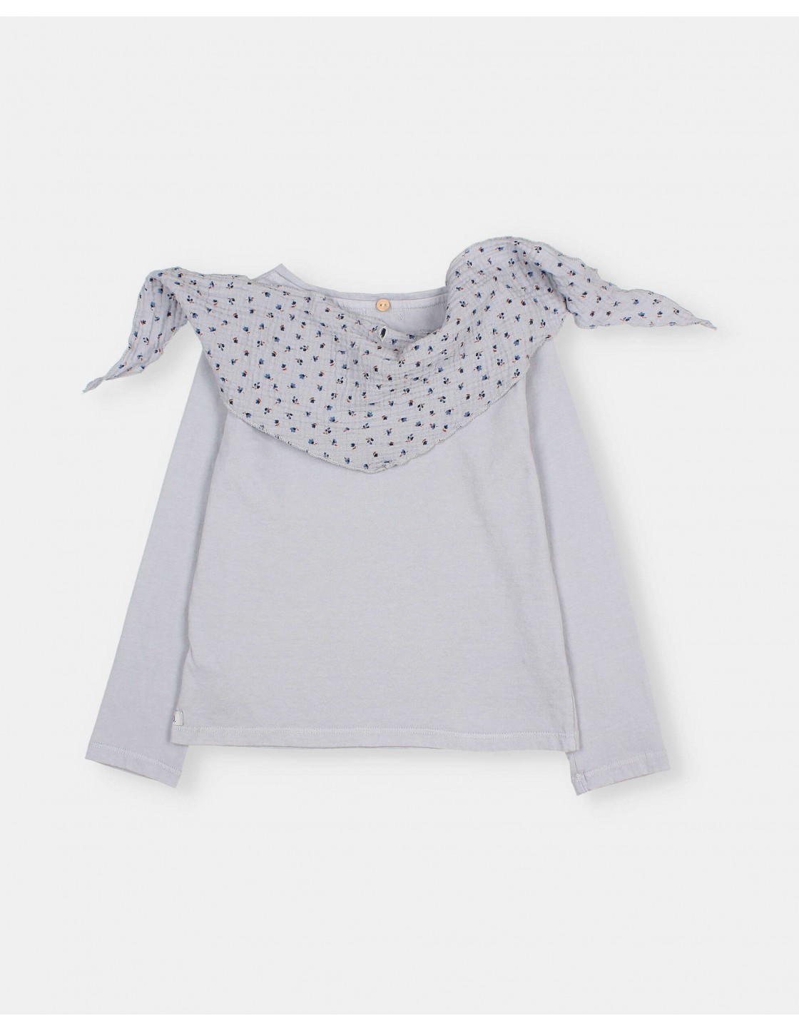 CAMISETA CON PAÑUELO