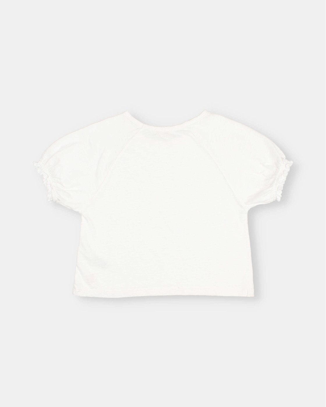 CAMISETA CON PUNTILLA