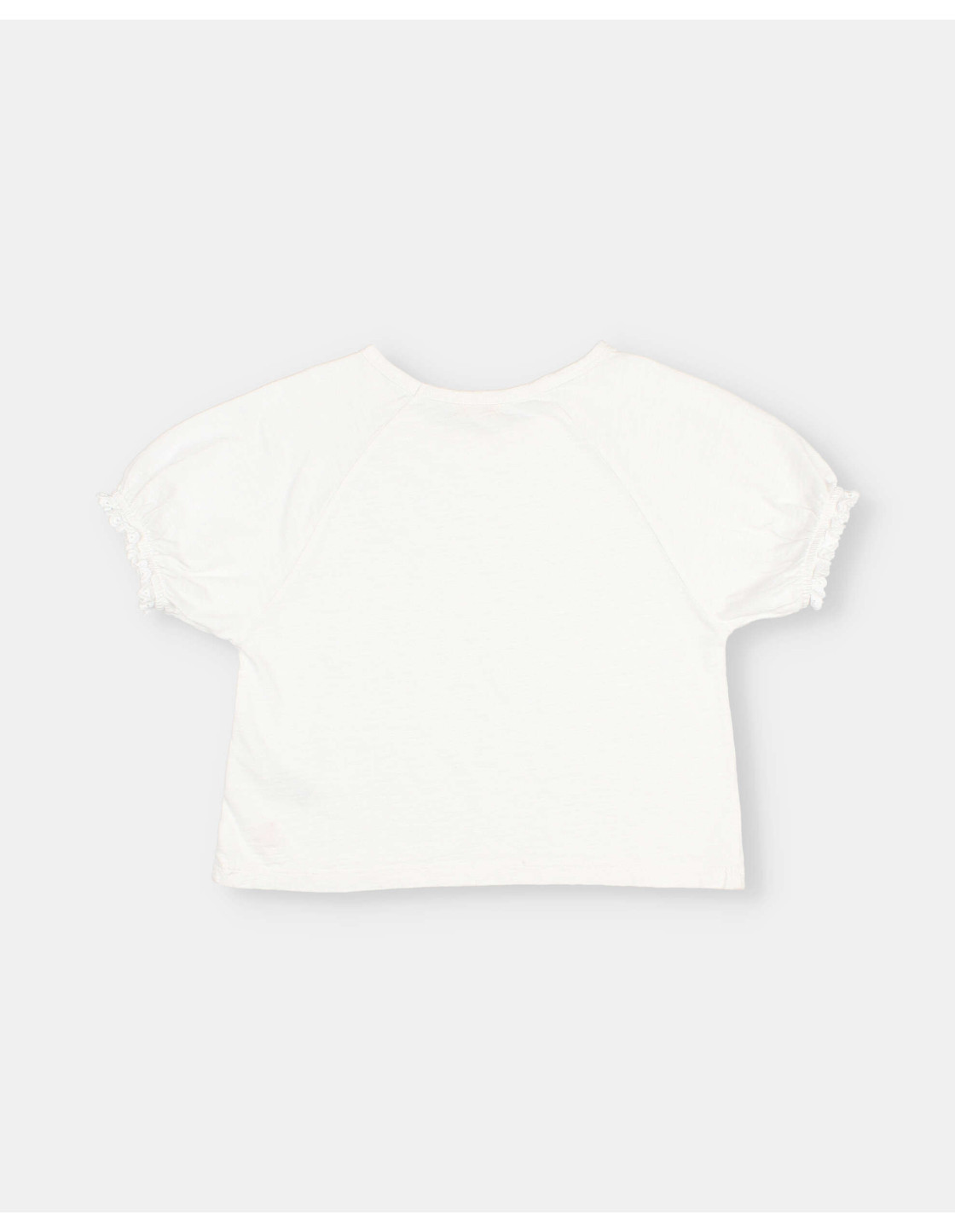 CAMISETA CON PUNTILLA