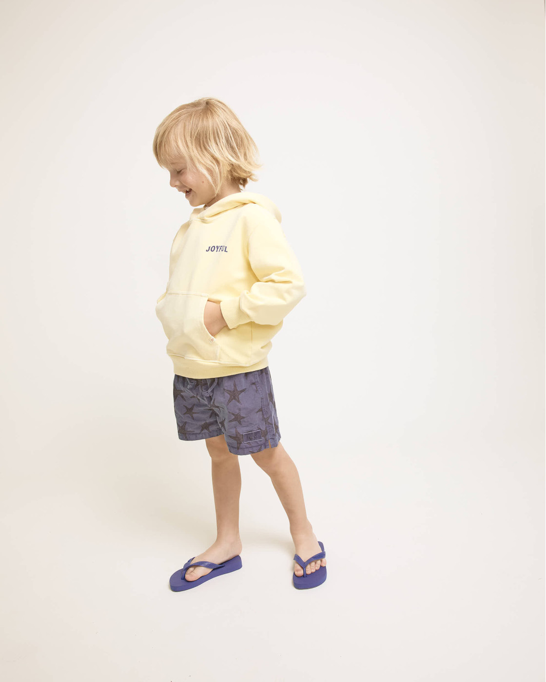 SUDADERA DE FELPA CON CAPUCHA